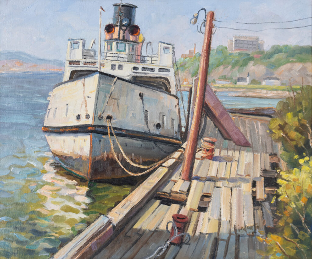 Vieux bateau à quai